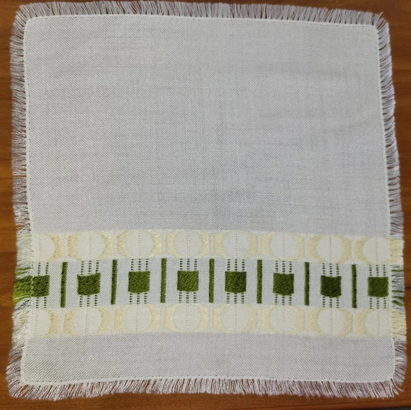 Vintage White Yellow Green  Table Mats Squares Two Pieces Table Runners - Picture 3 of 8